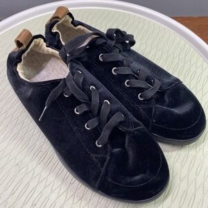 Revitalign Women's Black Velvet Feel Lace Up Shoes Sz.9.5D (wide)‎
